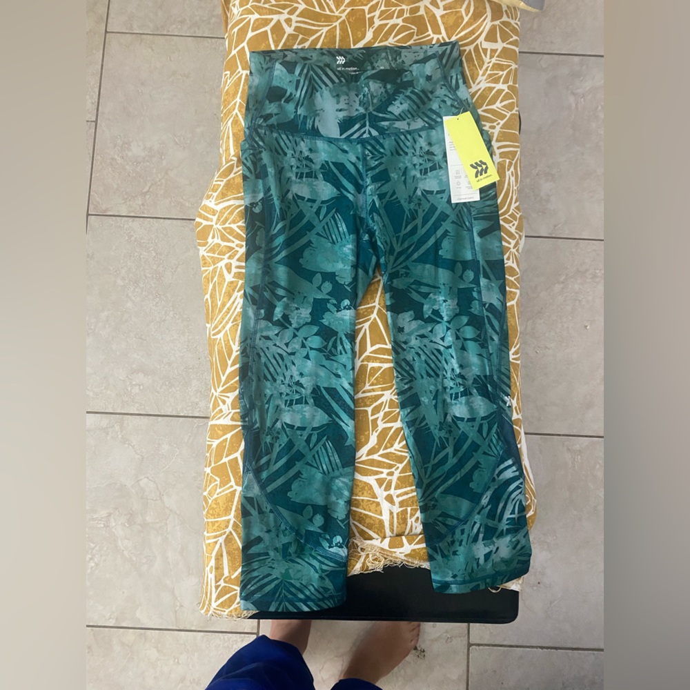 All in motion -xs-green leggings
